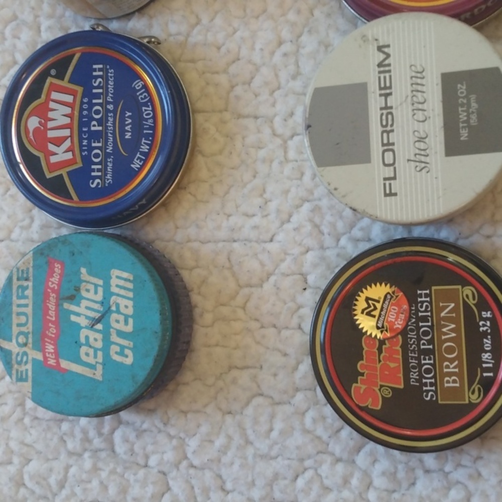 Vintage Cedar Griffin Shoe Shine Kit - 13 Pieces - Picture 8 of 16